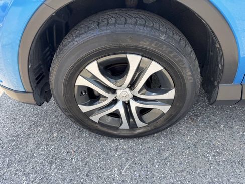 Used 2018 Toyota RAV4 LE AWD/4WD image 60