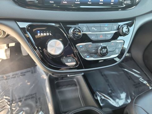 Used 2025 Chrysler Pacifica Select FWD image 21