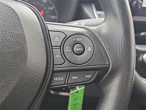 Used 2023 Toyota Corolla LE image 6