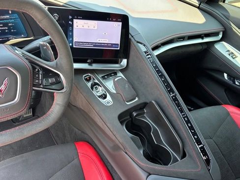 Used 2024 Chevrolet Corvette Stingray Premium Conv w/ Z51 Performance Package RWD image 26