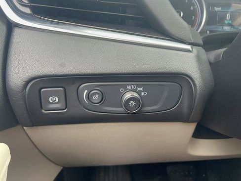 Used 2019 Buick Enclave Premium AWD/4WD image 22