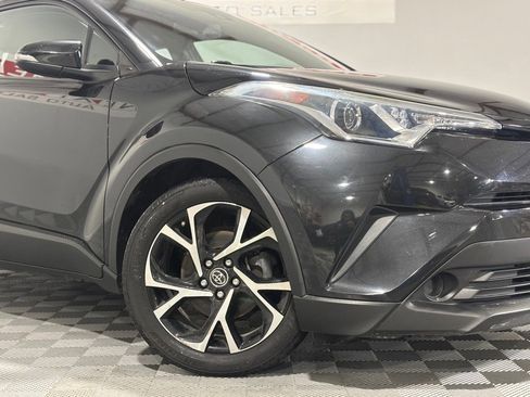 Used 2018 Toyota C-HR XLE image 4