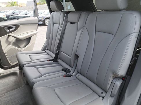 Used 2022 Audi Q7 2.0T Premium Plus w/ Premium Plus Package AWD/4WD image 16