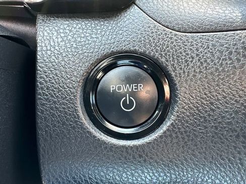 Used 2025 Toyota Camry SE w/ Convenience Package image 38