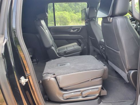 Used 2021 Chevrolet Suburban High Country w/ Premium Package AWD/4WD image 20