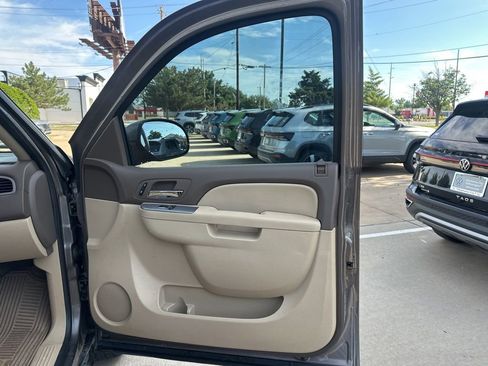 Used 2013 Chevrolet Tahoe LT AWD/4WD image 19