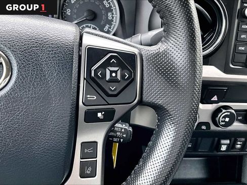 Used 2019 Toyota Tacoma SR5 AWD/4WD image 25