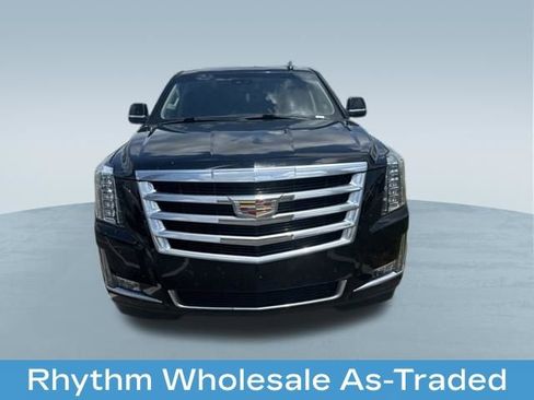 Used 2020 Cadillac Escalade ESV Luxury RWD image 2