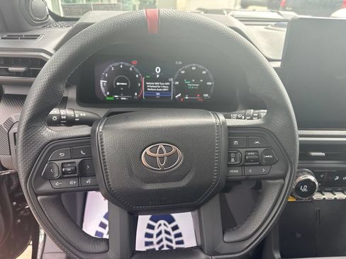 Used 2025 Toyota 4Runner TRD Pro AWD/4WD image 38