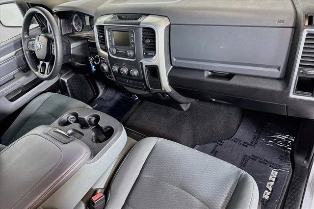 Used 2019 RAM 1500 Classic SLT AWD/4WD image 25