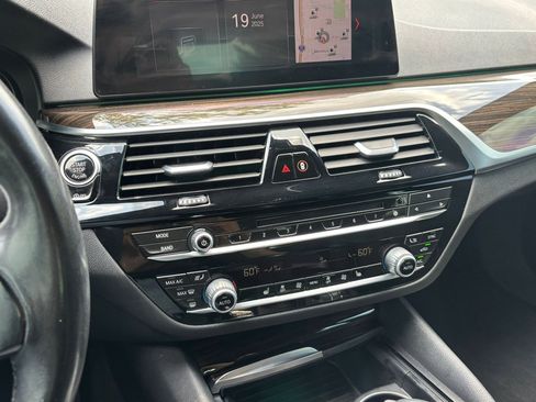 Used 2019 BMW 530i xDrive w/ Convenience Package image 30