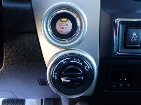 Used 2021 Nissan Titan SV w/ SV Convenience Package image 20