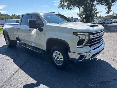 Used 2024 Chevrolet Silverado 3500 LTZ w/ LTZ Plus Package AWD/4WD image 13