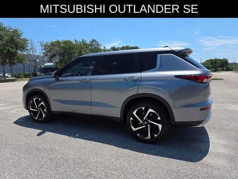 Used 2024 Mitsubishi Outlander SE Black Edition FWD image 5