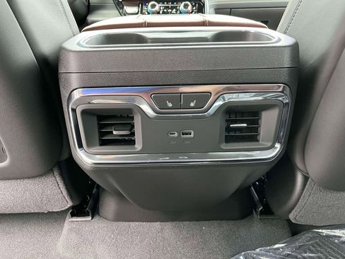 New 2026 GMC Sierra 3500 Denali Ultimate AWD/4WD image 15