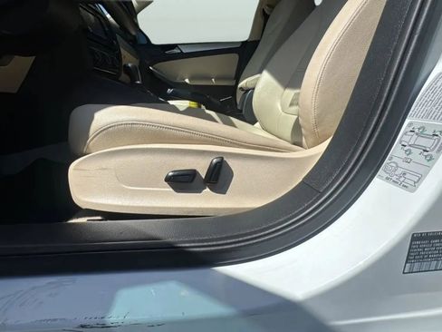 Used 2016 Volkswagen Jetta SEL Premium FWD image 13
