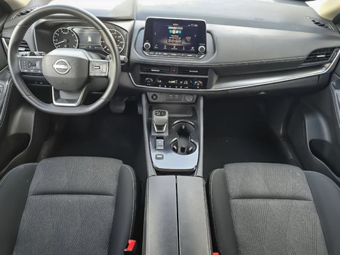 Used 2025 Nissan Rogue SV FWD image 9