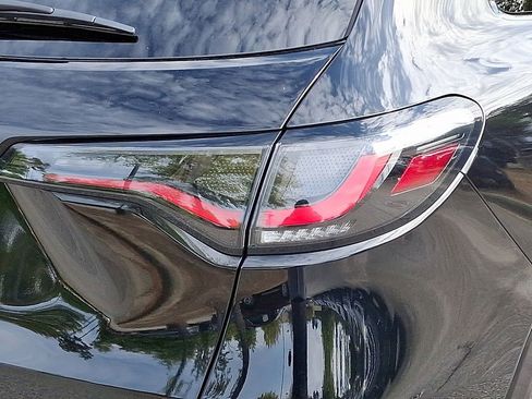 Used 2023 Honda HR-V EX-L image 10