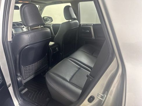 Used 2015 Toyota 4Runner Limited AWD/4WD image 19