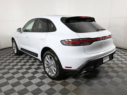 Certified 2025 Porsche Macan AWD image 3