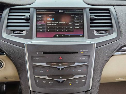 Used 2015 Lincoln MKS AWD image 18