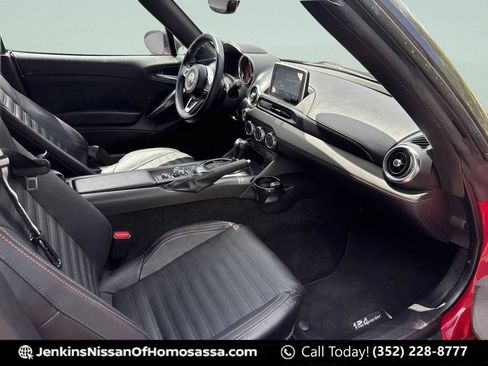 Used 2019 FIAT 124 Spider Abarth w/ Convenience Group RWD image 18