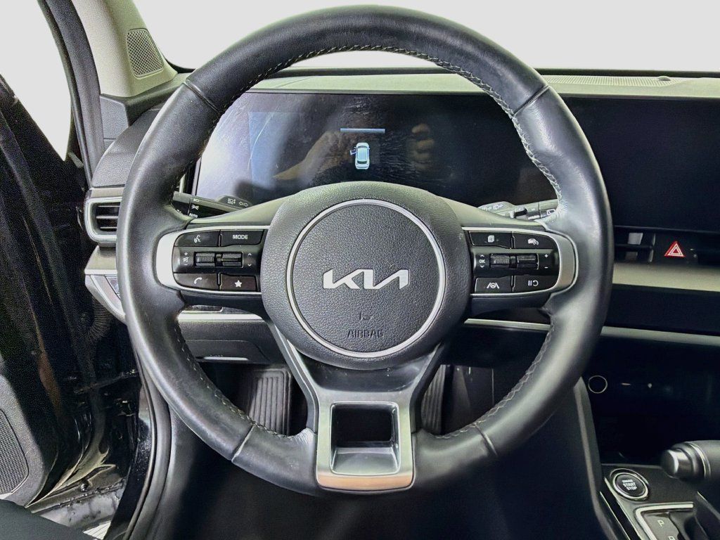 Used 2025 Kia Sportage EX w/ Premium Package FWD image 15