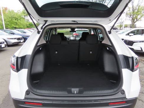 Used 2023 Honda HR-V LX image 11