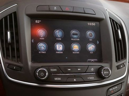 Used 2016 Buick Regal image 24