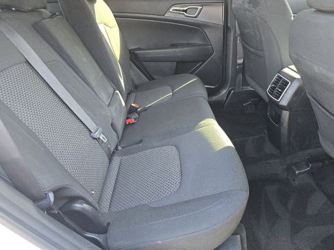 Used 2023 Kia Sportage LX image 16