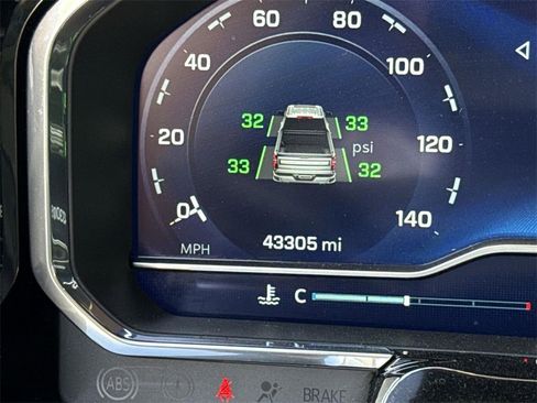 Used 2022 Chevrolet Silverado 1500 LT Trail Boss w/ Convenience Package II image 11