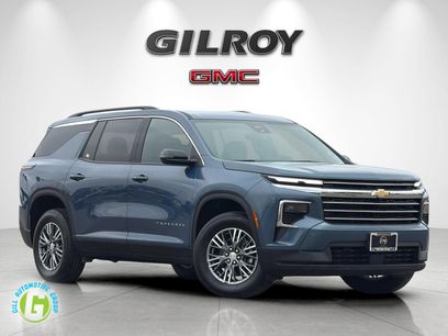 Used 2025 Chevrolet Traverse LT