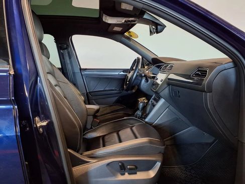 Used 2021 Volkswagen Tiguan SEL Premium R-Line image 12