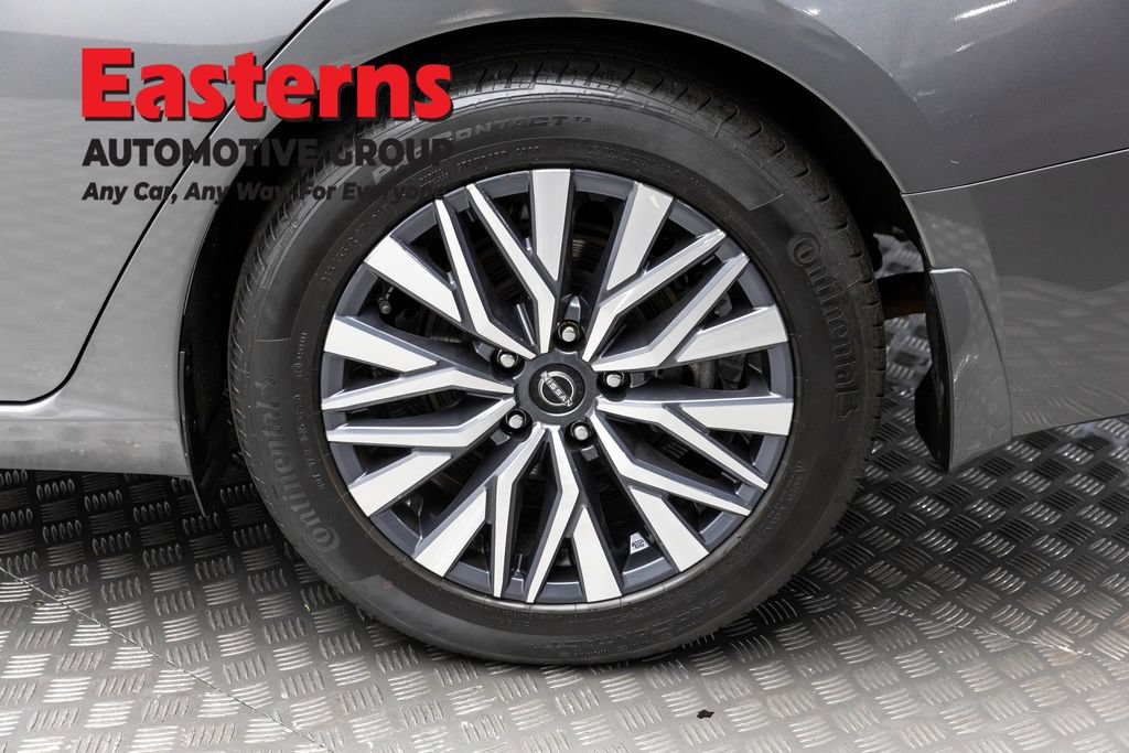 Used 2023 Nissan Altima 2.5 SV w/ SV Premium Package FWD image 9