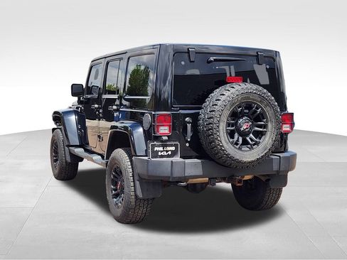Used 2013 Jeep Wrangler Unlimited Sahara AWD/4WD image 7