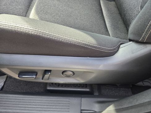 Used 2024 Nissan Rogue SV FWD image 13