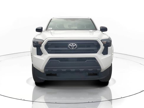 Used 2024 Toyota Tacoma SR image 2