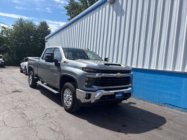 Used 2024 Chevrolet Silverado 2500 LT w/ Texas Edition AWD/4WD image 2