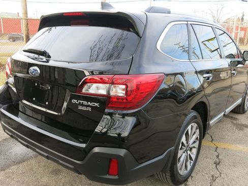 Used 2018 Subaru Outback 3.6R Touring image 4