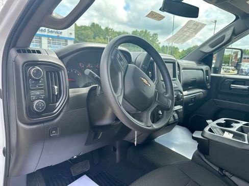 Used 2023 Chevrolet Silverado 2500 Custom w/ Custom Value Package AWD/4WD image 12