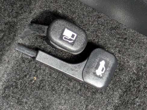 Used 2025 Hyundai Elantra SE FWD image 30