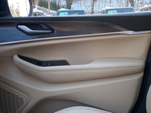 Certified 2023 Jeep Grand Cherokee Limited image 17