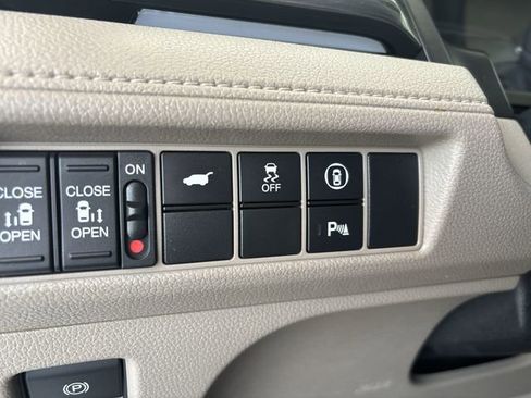 Used 2023 Honda Odyssey Elite image 36