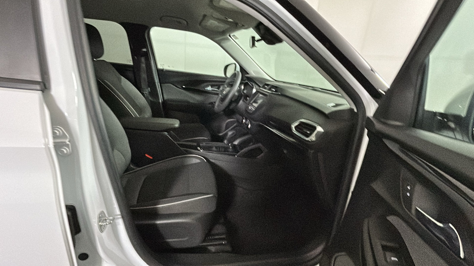 Used 2021 Chevrolet TrailBlazer LT FWD image 35
