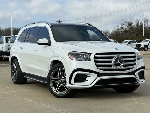 Used 2025 Mercedes-Benz GLS 450 4MATIC image 2