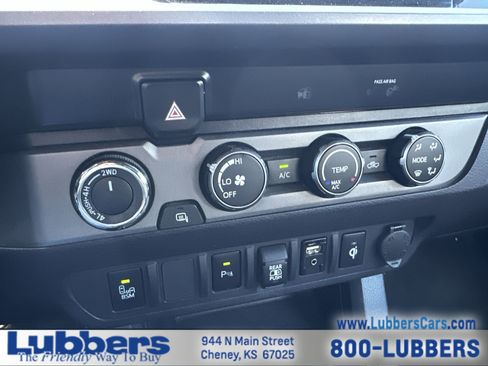 Used 2019 Toyota Tacoma 4x4 Double Cab image 18