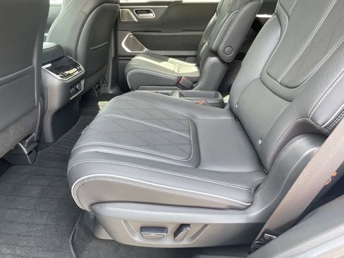 Used 2025 INFINITI QX80 Sensory AWD/4WD image 12