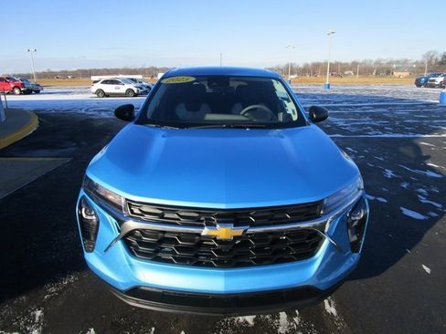 Certified 2025 Chevrolet Trax LS image 7