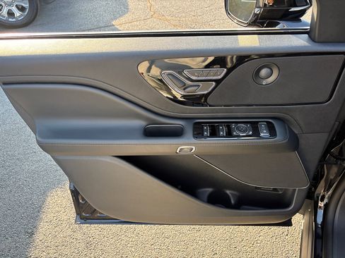 New 2025 Lincoln Aviator Reserve w/ Illumination Package image 11