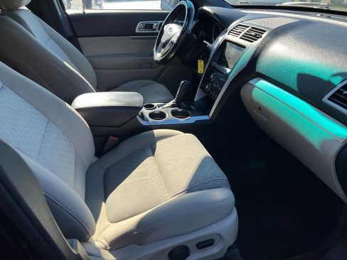 Used 2013 Ford Explorer XLT image 19